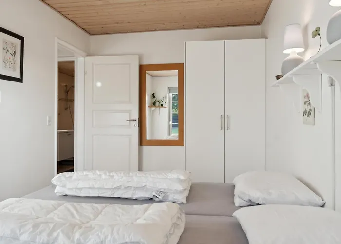 Appartement Awesome In Nykobing Sj *