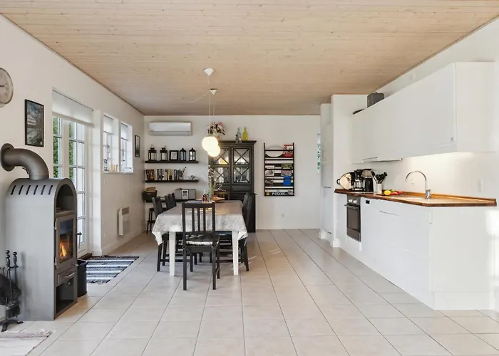 Appartement Awesome In Nykobing Sj